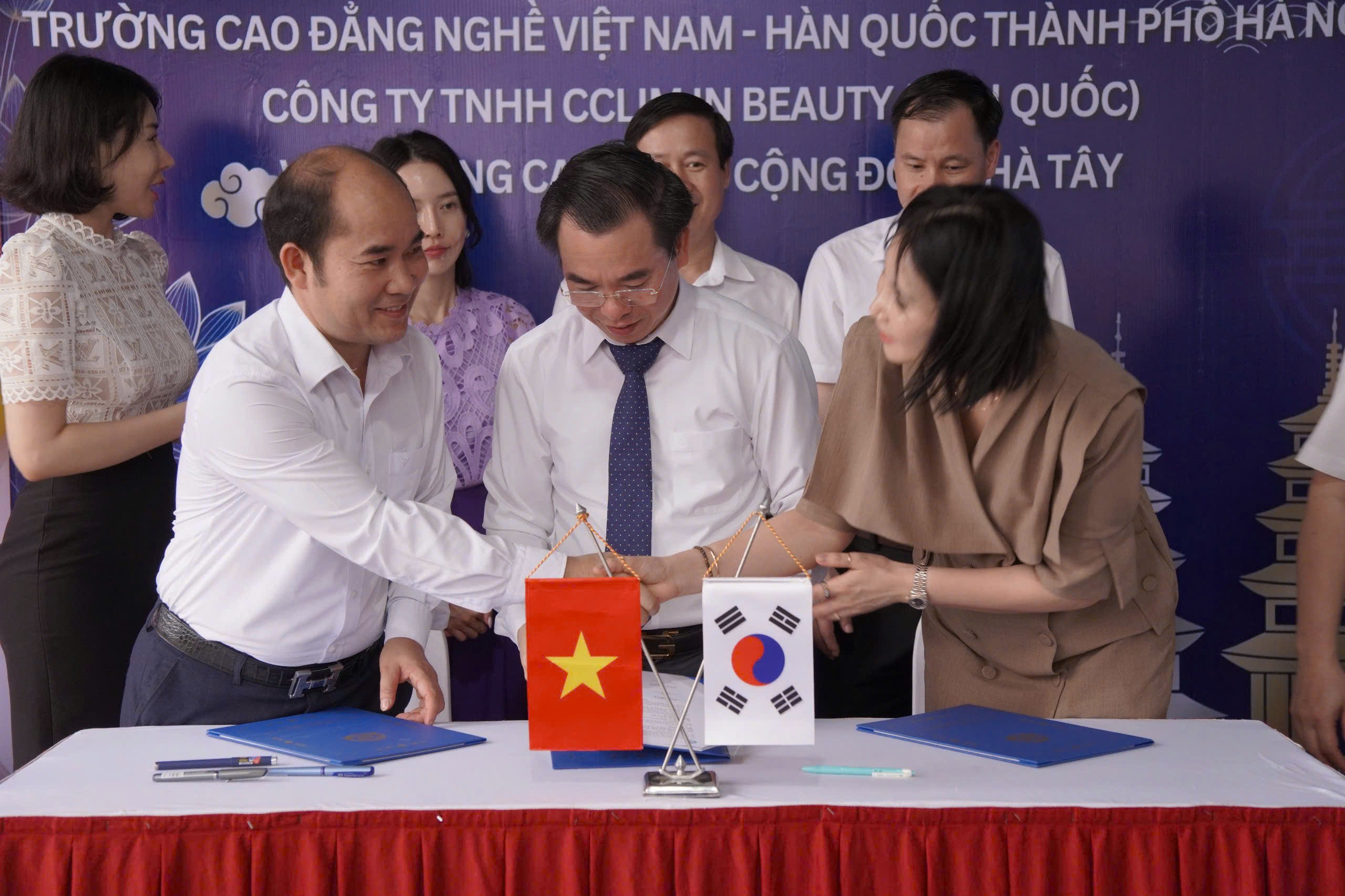 cclim-in-beauty-ky-ket-hop-tac-3-ben-cung-cac-truong-cao-dang-thuc-day-dao-tao-k-beauty-va-du-hoc-han-quoc